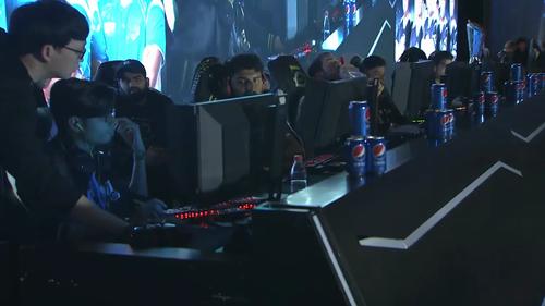 高位持球与 高位持球与